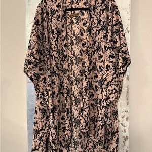 Structure Black and Pink Floral kimono